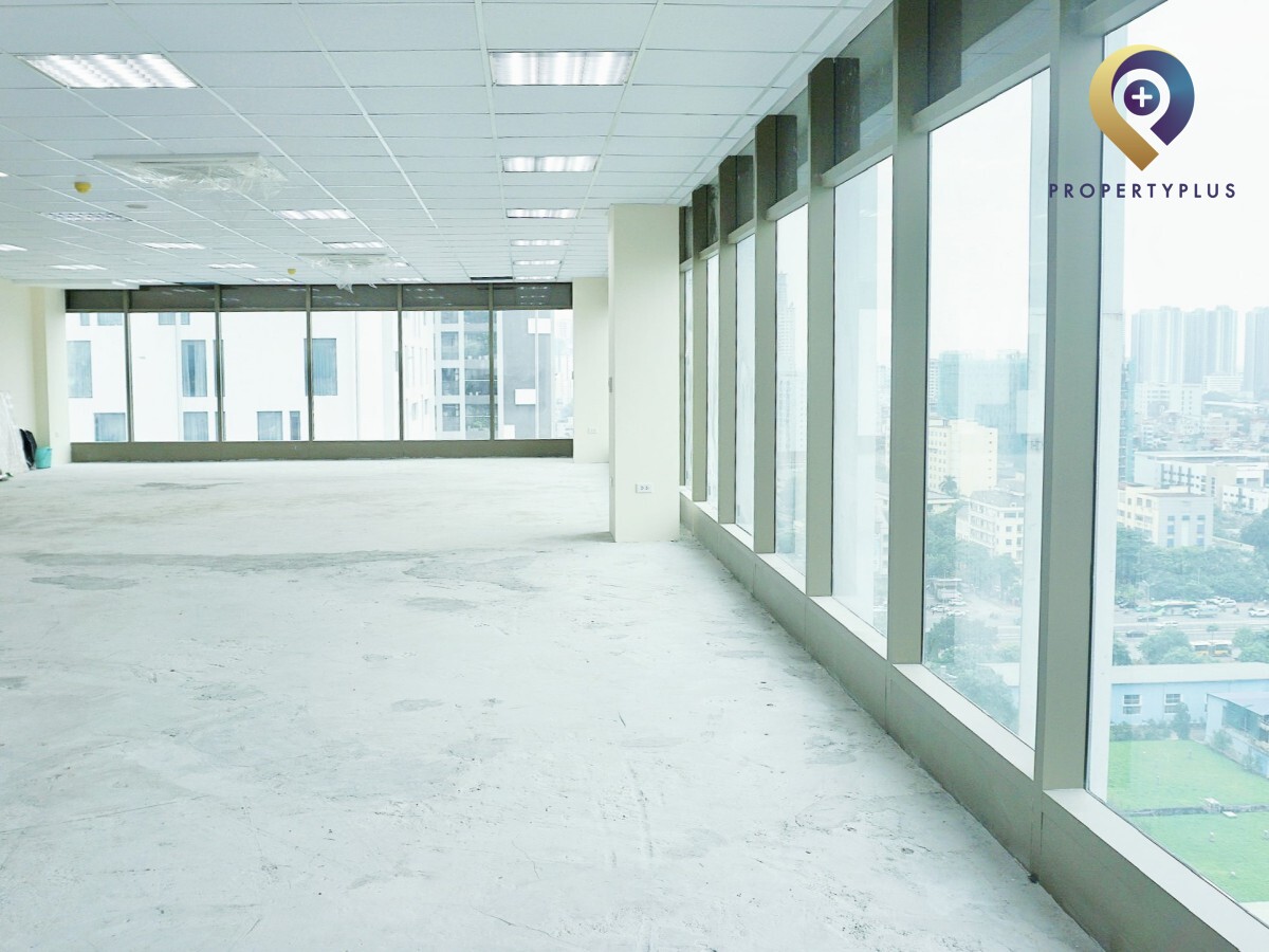 Empty office space with large windows and natural light at TTC Tower - hình ảnh từ Property Plus